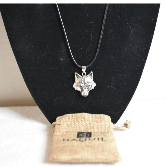 NIP Haquil Viking Wolf Head Black Leather Cord Silver Tone Pendant Necklace - Picture 1 of 5